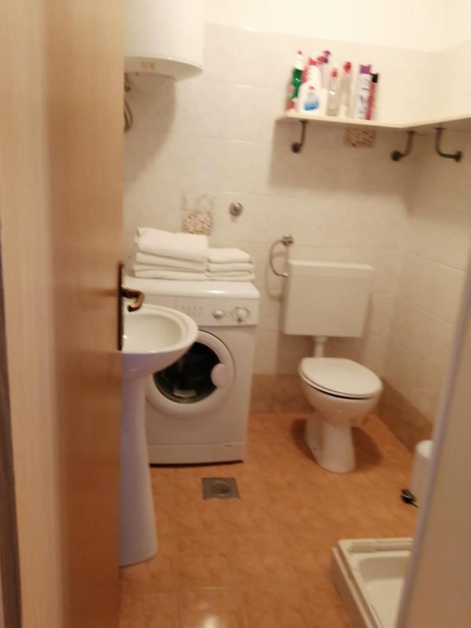 Apartment Vilma ロヴィニ エクステリア 写真